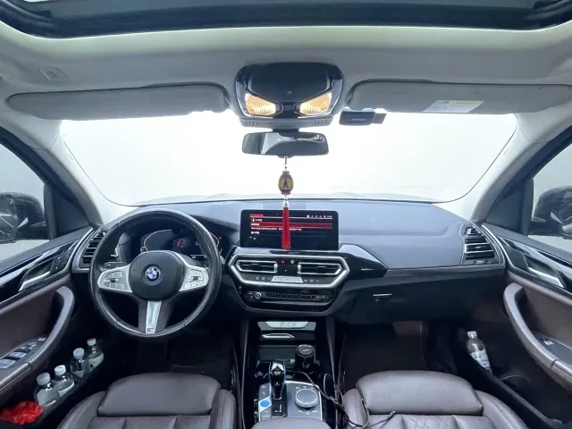 BMW iX3 — Фото автомобиля 6
