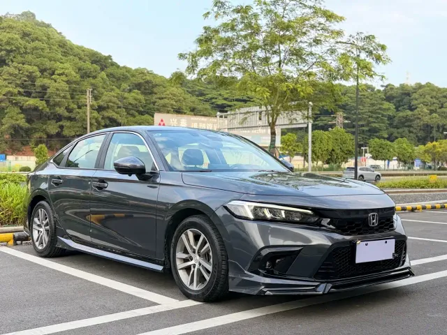 Honda Civic — Фото автомобиля 3
