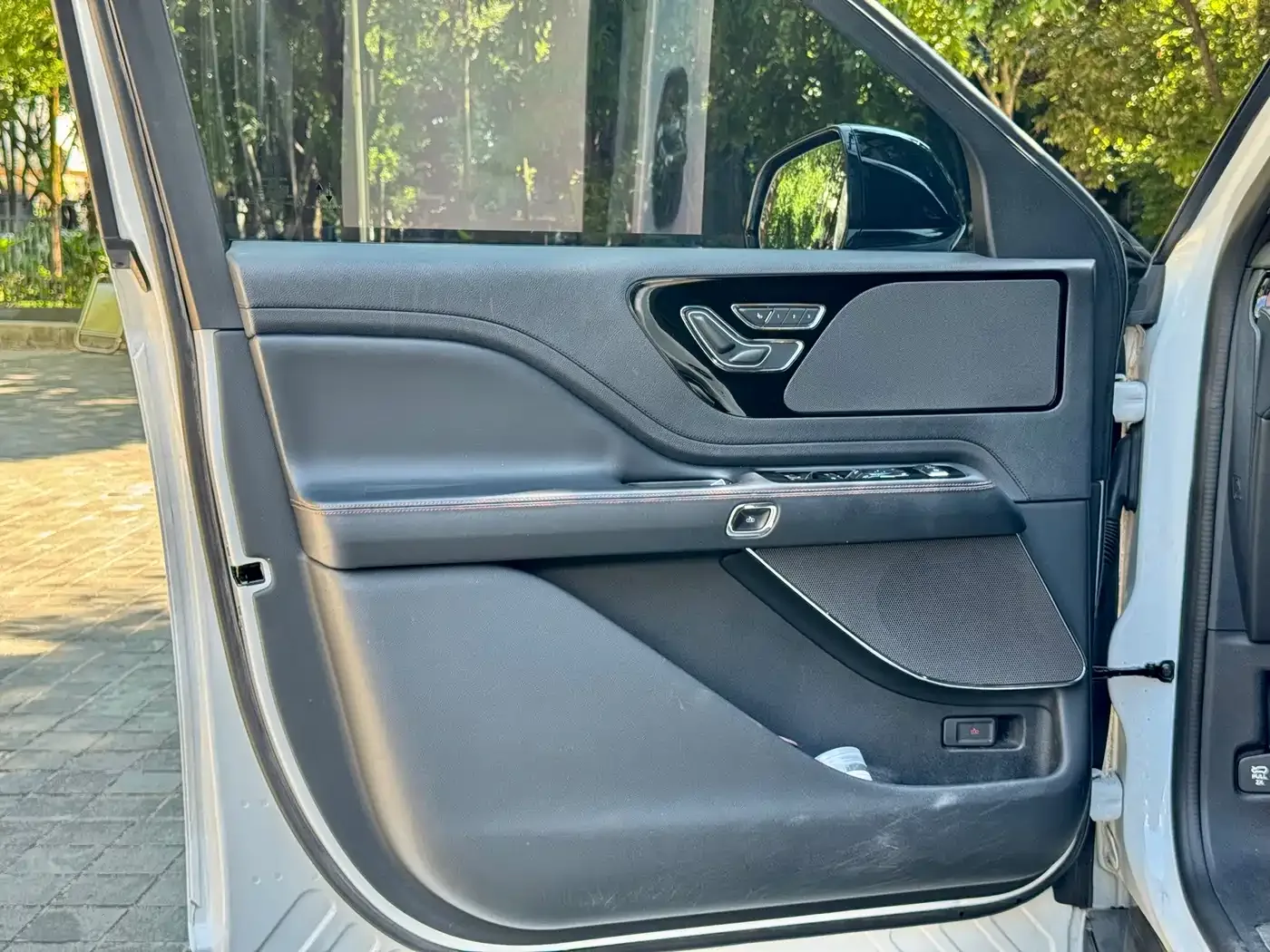 Lincoln Aviator 2021 3.0T V6 4WD Premium Edition — Фото автомобиля 10