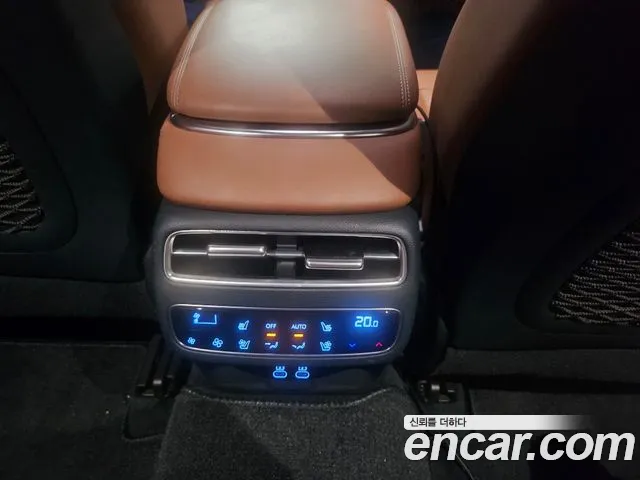 Genesis GV70 — Фото автомобиля 7