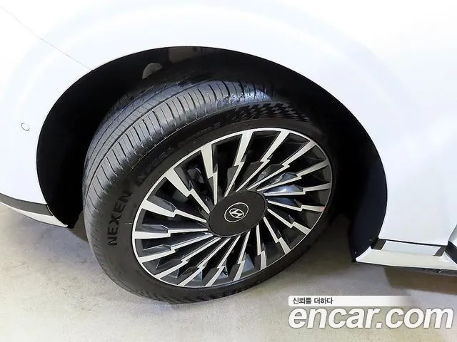 Hyundai Grandeur GN7 — Фото автомобиля 20