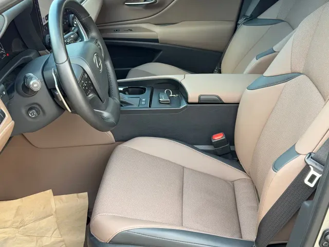 Lexus ES — Фото автомобиля 5