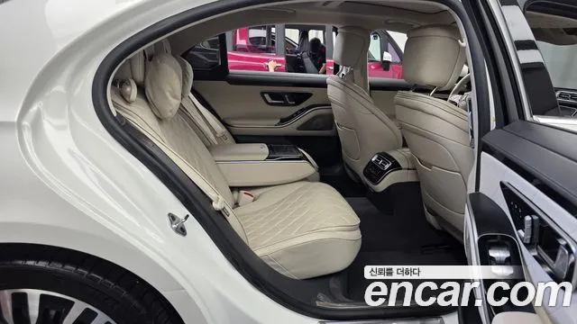 Mercedes-Benz S-Class — Фото автомобиля 11