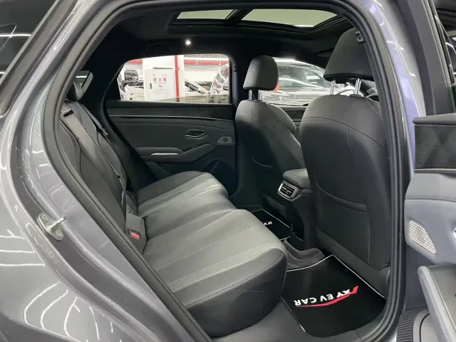 BYD Qin L — Фото автомобиля 10