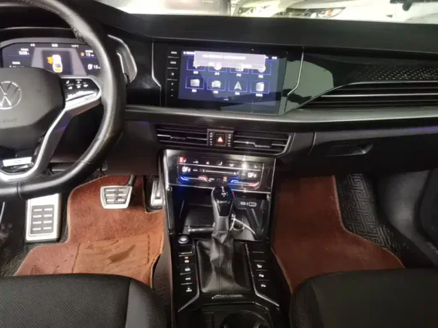 Volkswagen Passat — Фото автомобиля 12