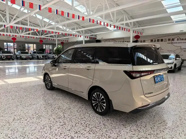 Wuling Jiachen — Фото автомобиля 5