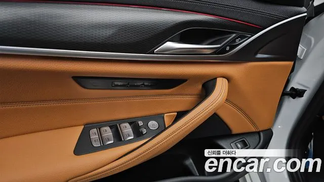 BMW 5 Series G30 — Фото автомобиля 17