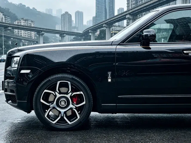 Rolls-Royce Cullinan — Фото автомобиля 5