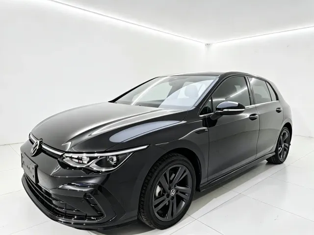 Фотография автомобиля — Volkswagen Golf