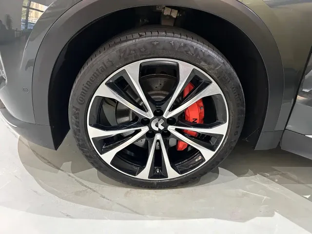 Nio ES8 — Фото автомобиля 3