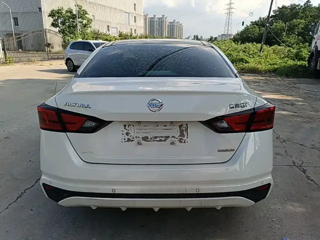 Nissan Teana — Фото автомобиля 5