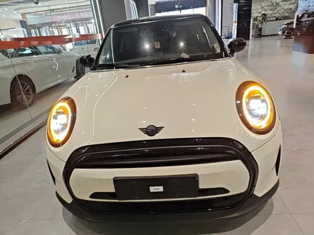 MINI Hatch — Фото автомобиля 2