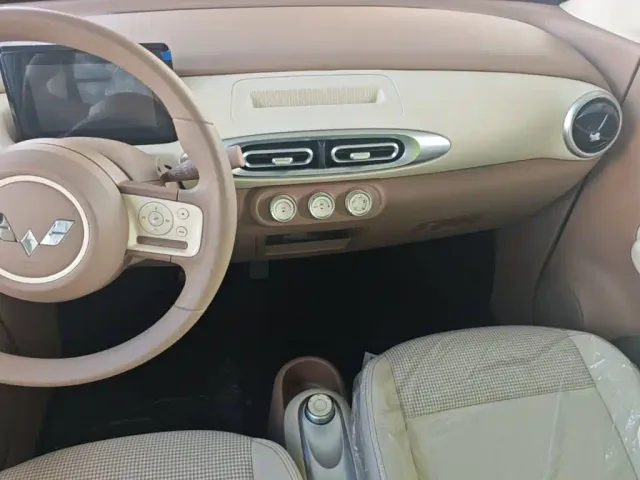 Wuling Hongguang Mini EV — Фото автомобиля 12