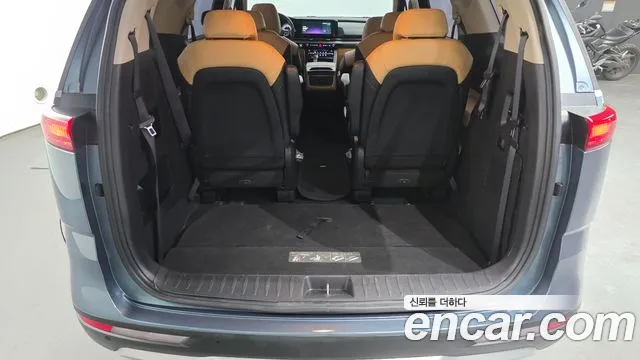 Kia Carnival Generation 4 — Фото автомобиля 30