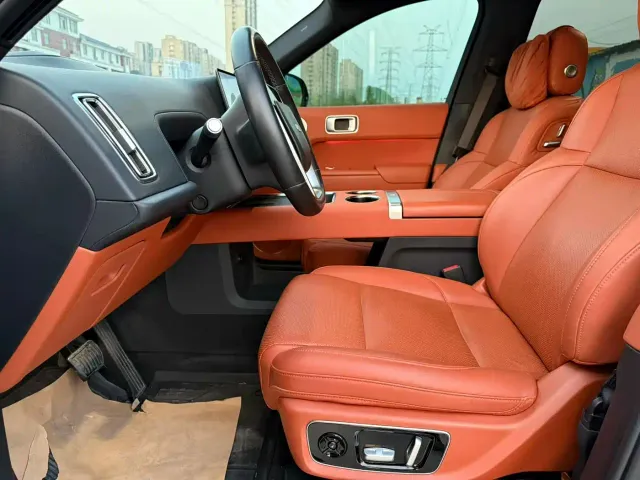 Li Auto L9 — Фото автомобиля 4