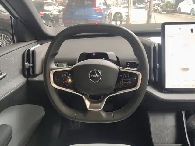 Volvo EX30 — Фото автомобиля 10