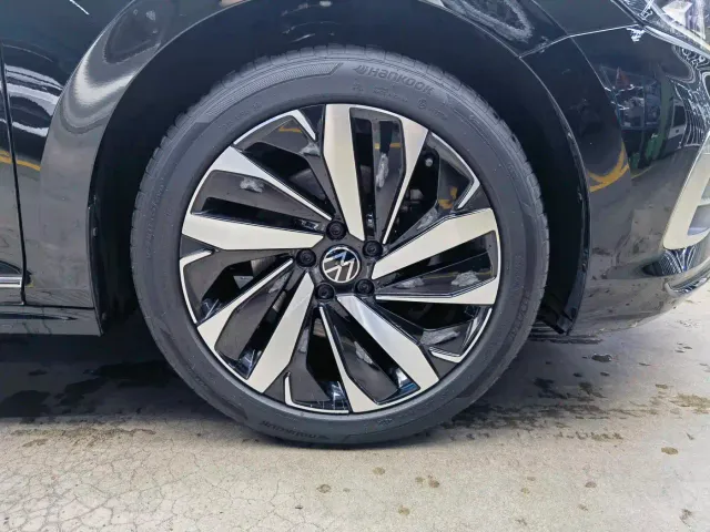 Volkswagen Passat — Фото автомобиля 16