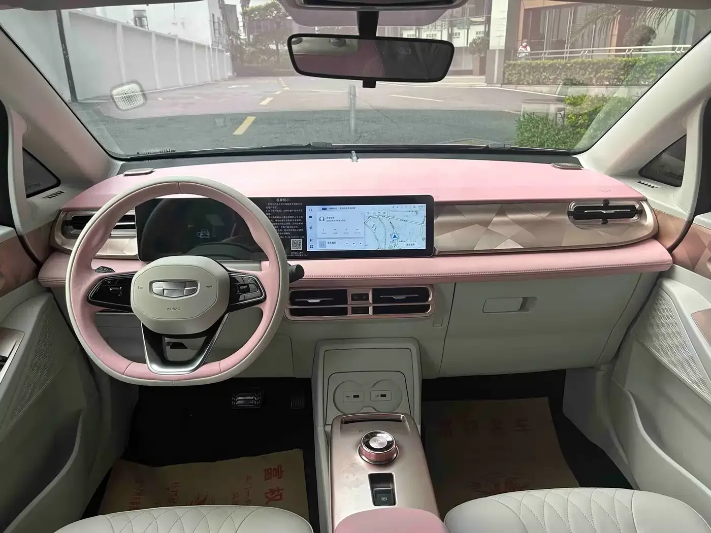 Geely Geometry Geely Geometry E Firefly 2023 401KM Super Fan Special Edition 5-Seater — Фото автомобиля 17