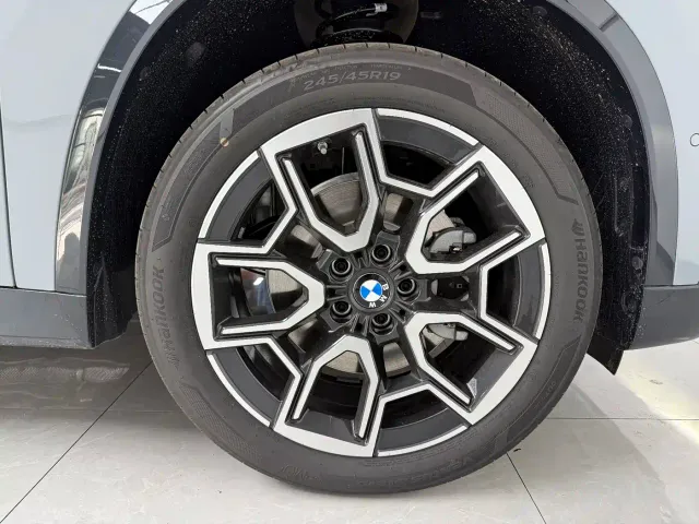 BMW X1 — Фото автомобиля 11