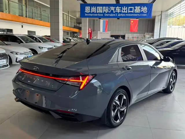 Hyundai Elantra — Фото автомобиля 7