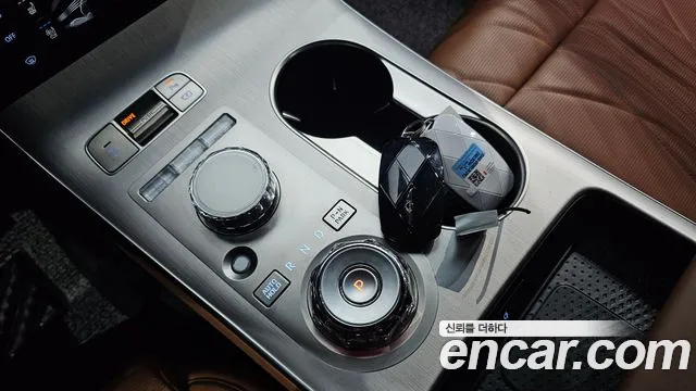 Genesis GV70 — Фото автомобиля 9
