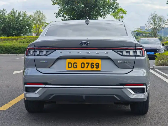 Ford Mondeo — Фото автомобиля 25