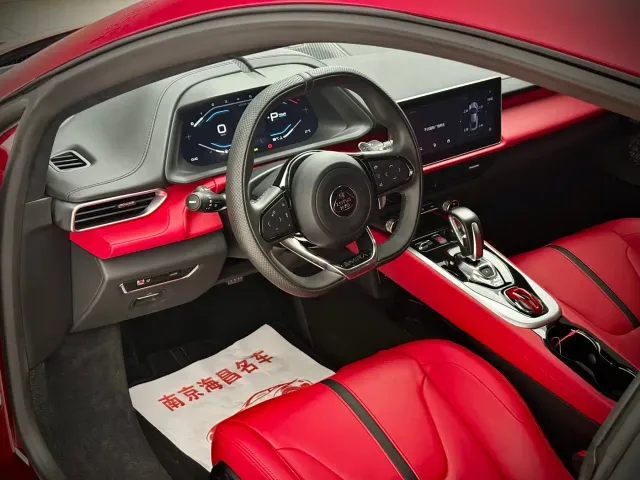 Lotus Emira — Фото автомобиля 6