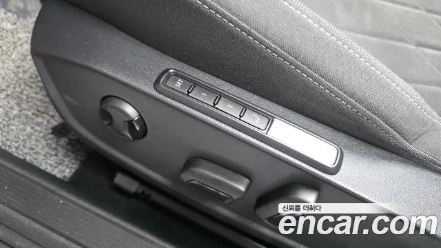 Volkswagen Golf Golf 8 поколение 2.0 TDI Prestige — Фото автомобиля 30