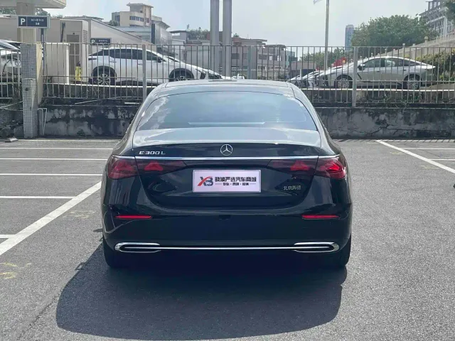Mercedes-Benz E-Class — Фото автомобиля 13
