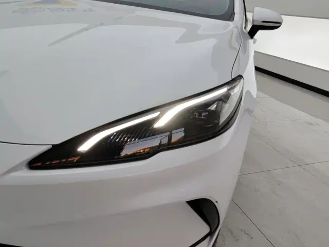 BYD Seal 05 DM-i — Фото автомобиля 5