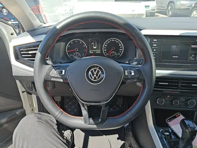 Volkswagen Polo — Фото автомобиля 10