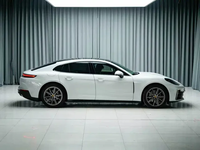 Porsche Panamera — Фото автомобиля 9