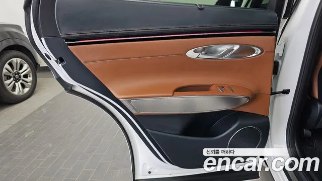 Genesis GV70 — Фото автомобиля 14