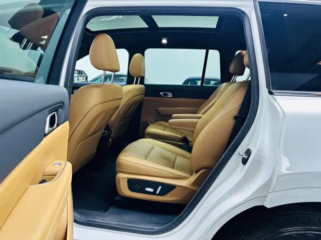 Li Auto ONE — Фото автомобиля 9
