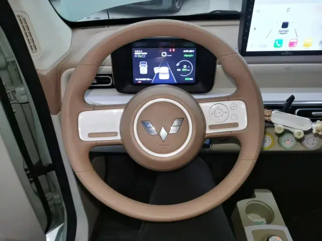 Wuling Hongguang Mini EV — Фото автомобиля 10