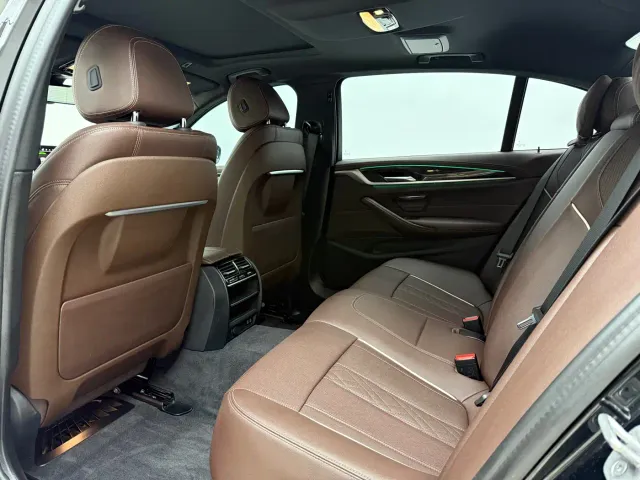 BMW 5 Series — Фото автомобиля 16