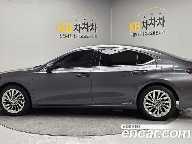 Lexus ES — Фото автомобиля 8