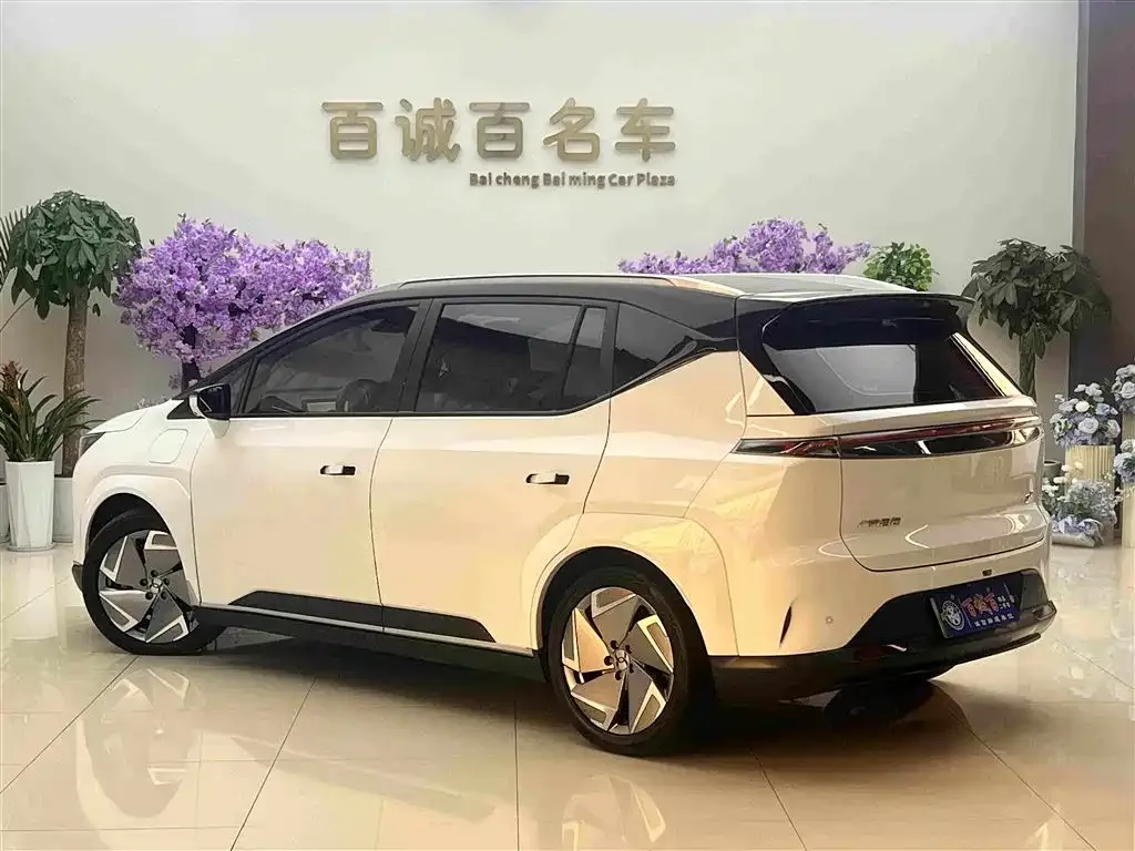 Hycan Auto Hycan Z03 2022 Model 620km Trendy Smart Edition 160kW 76.8kWh — Фото автомобиля 7