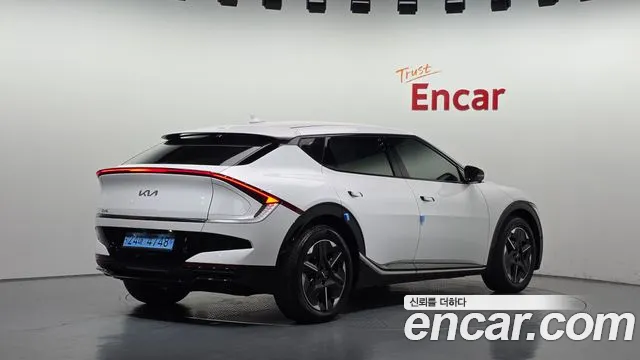 Kia EV6 — Фото автомобиля 2