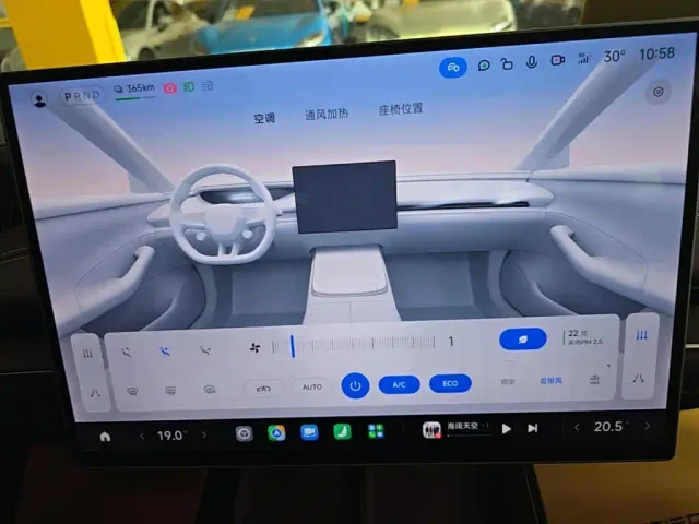 Xiaomi SU7 — Фото автомобиля 12