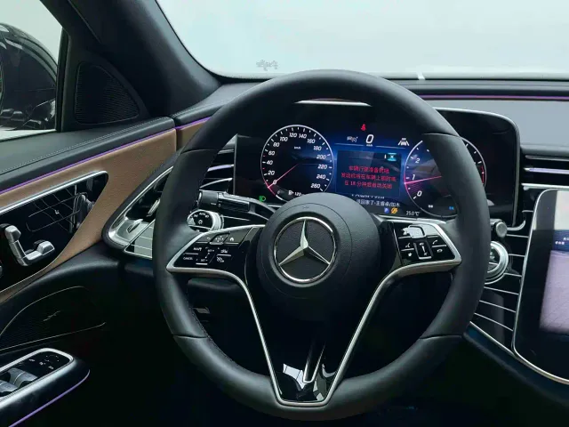Mercedes-Benz E-Class — Фото автомобиля 5
