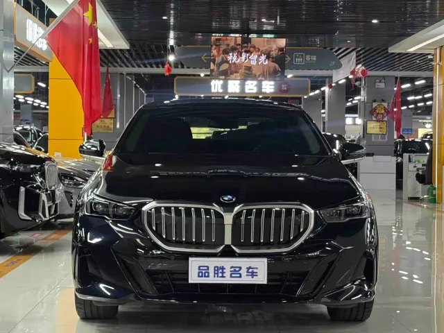 BMW 5 Series — Фото автомобиля 2