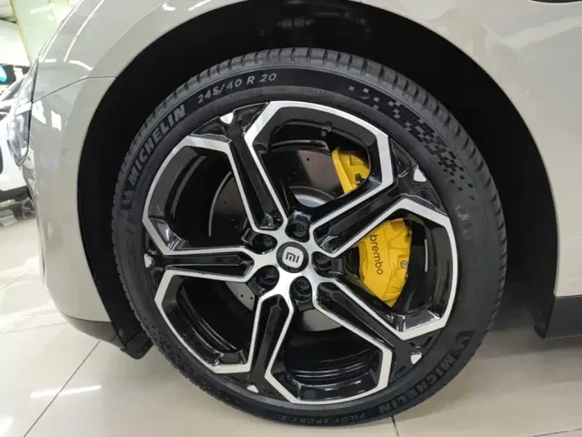 Xiaomi SU7 — Фото автомобиля 22
