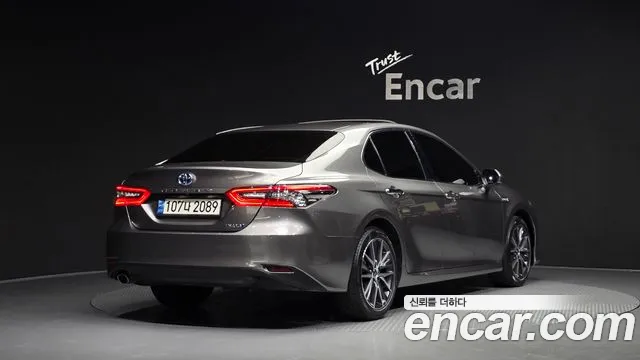 Toyota Camry — Фото автомобиля 2
