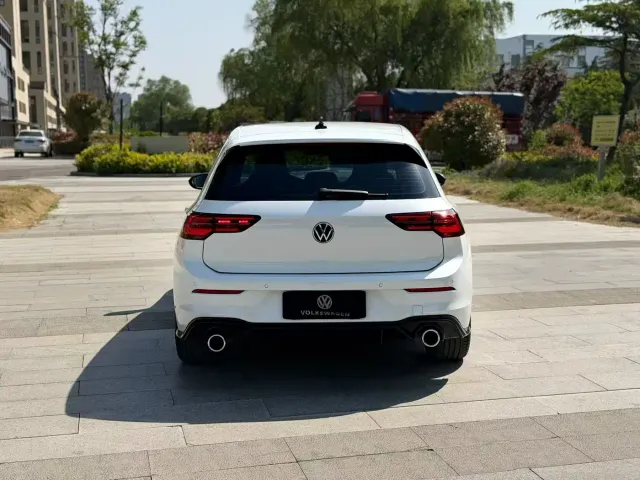 Volkswagen Golf GTI — Фото автомобиля 8