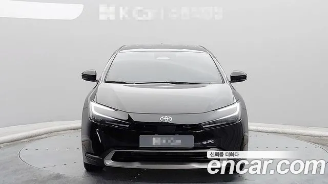 Toyota Prius 5th Gen — Фото автомобиля 3