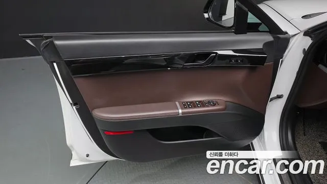 Hyundai Grandeur GN7 — Фото автомобиля 13