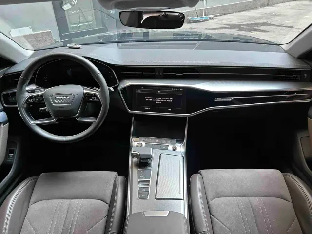 Audi A7L — Фото автомобиля 12