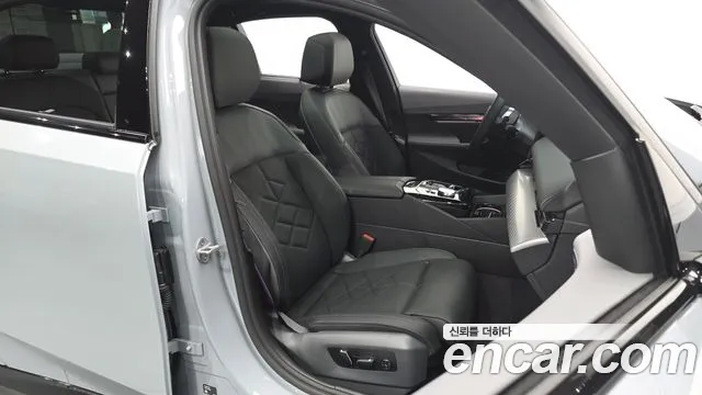 BMW 5-Series 5 серия (G60) 530i xDrive M Sport Pro Special Edition — Фото автомобиля 25