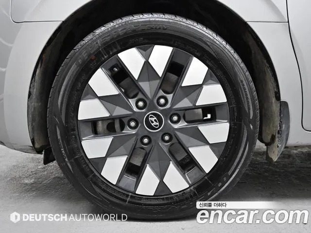 Hyundai Staria Staria 4WD Lounge 9 мест — Фото автомобиля 5
